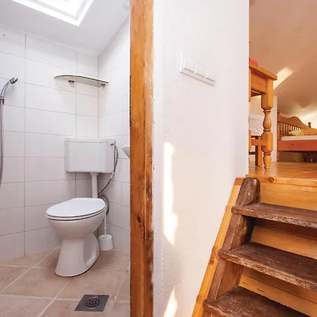 With A Fireplace 04 Vakantiehuis *