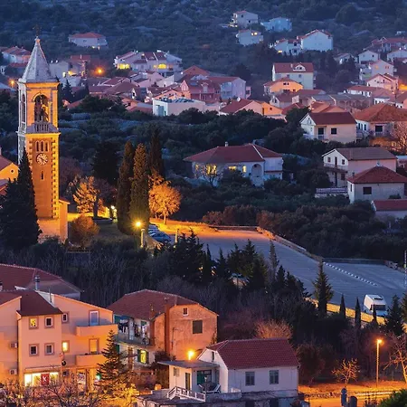 With A Fireplace 04 Jezera