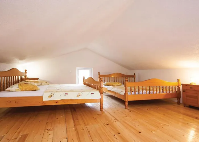 בית נופש With A Fireplace 04 *