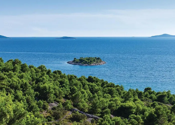 With A Fireplace 04 Jezera